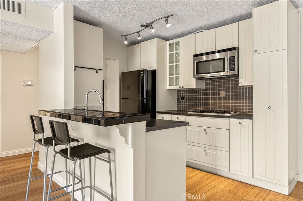 421 S La Fayette Park PL 406, Los Angeles CA 90057