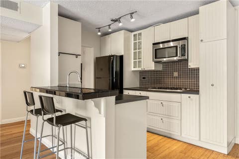 Photo of 421 S La Fayette Park PL #406, Los Angeles, CA 90057 (MLS # LG26180035)
