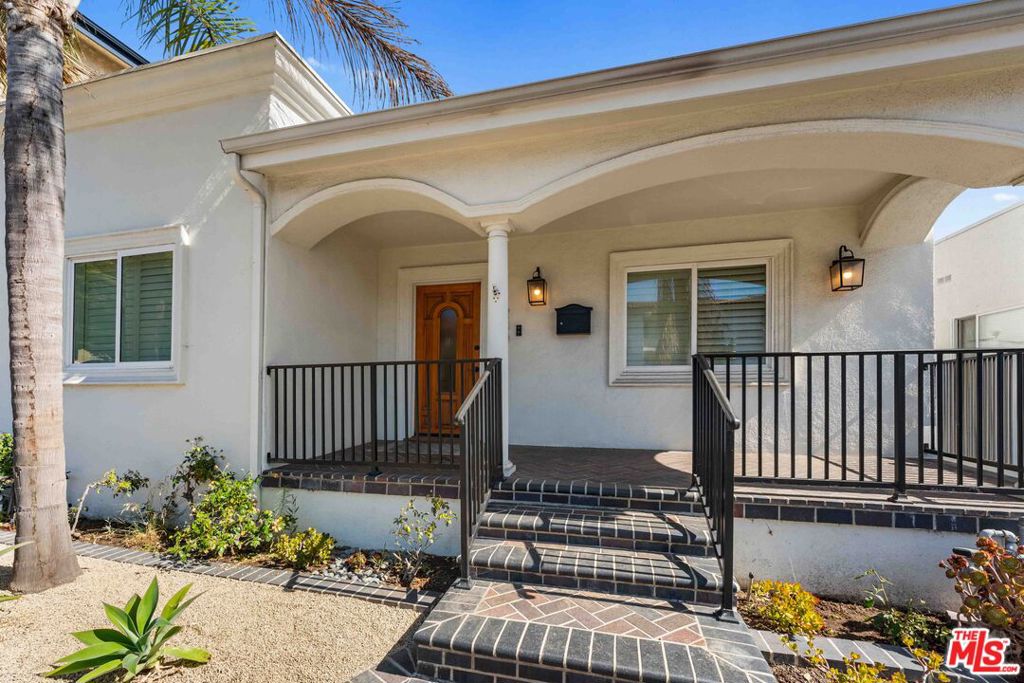 1280 W 8th Street