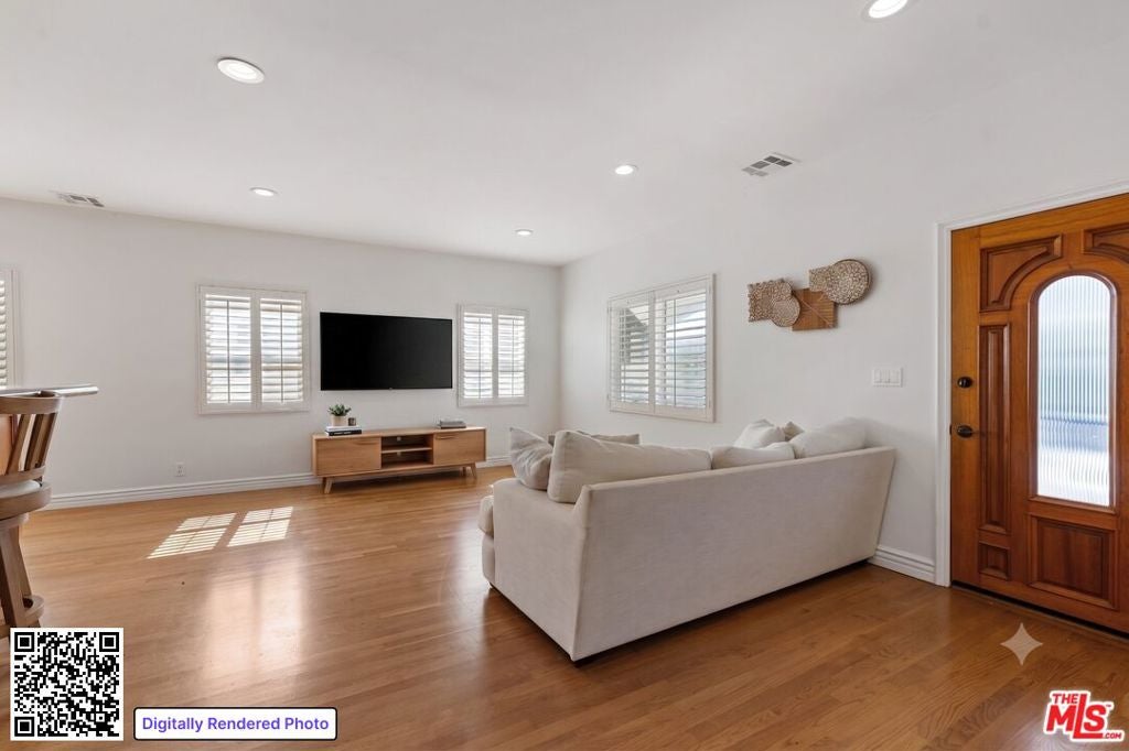 1280 W 8th Street