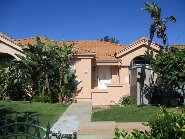 Newer one-story single-family home in prime Woodland Hills features an excellent floorplan with high ceilings, spacious rooms, a cook’s kitchen, and a separate indoor laundry room. The private primary suite is located at the rear of the home and offers a large walk-in closet and ensuite bath. The generous backyard has ample space for an Olympic-sized pool and includes alley access, an oversized detached two-car garage, and two additional parking spaces. Bursting with potential, this home is ready for your finishing touches and a bit of TLC to make it truly shine.