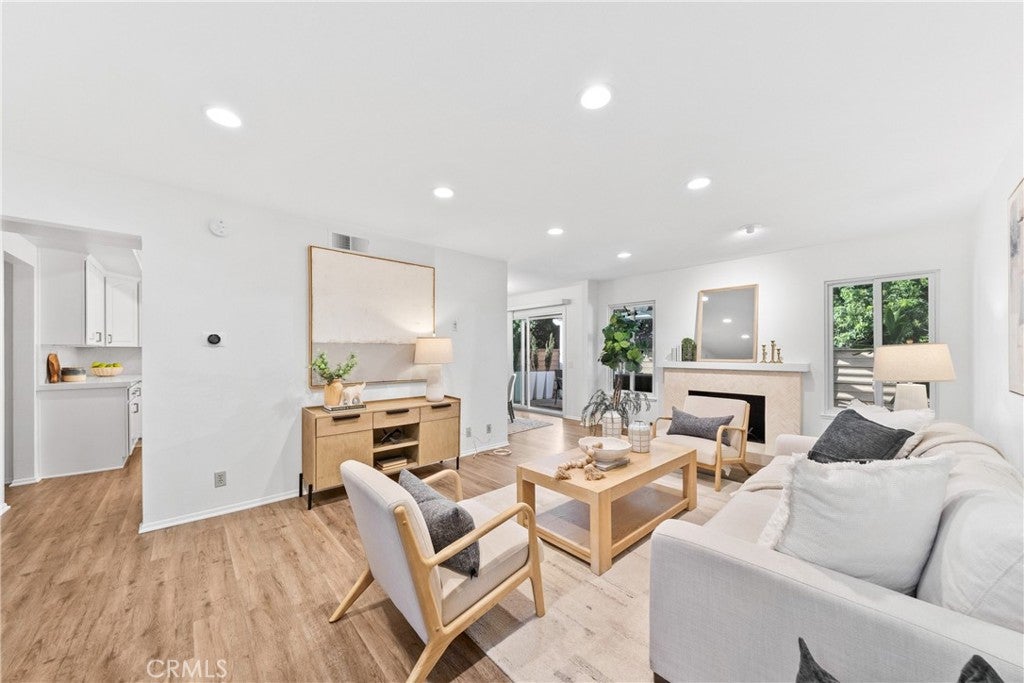 51 Ashbrook 67, Irvine CA 92604