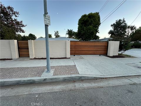 Photo of 19140 strathern, Reseda, CA 91335 (MLS # SR25262453)