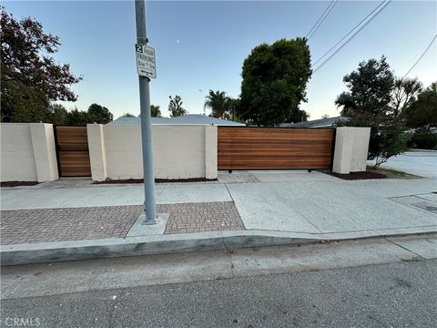Photo of 19140 strathern, Reseda, CA 91335 (MLS # SR25262453)
