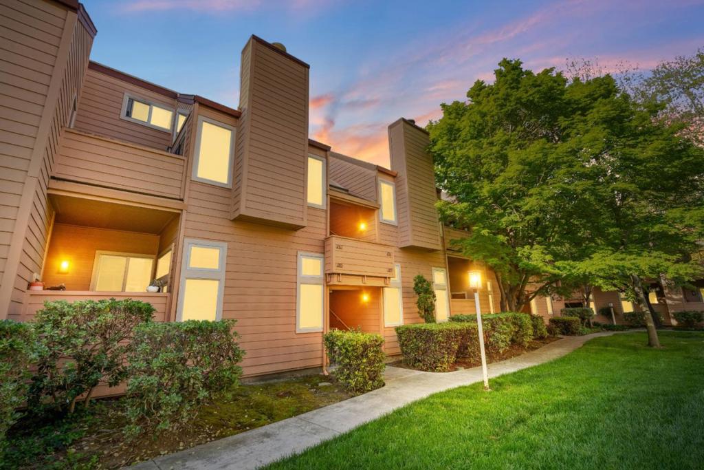 287 Sumba Court