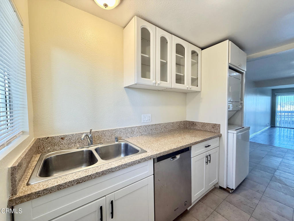 Anacapa View Townhomes - 0300 - Residential Lease