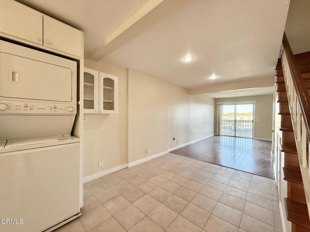 Anacapa View Townhomes - 0300 - Residential Lease