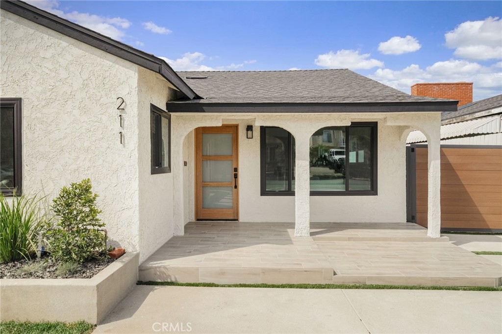 211 W Markland Drive