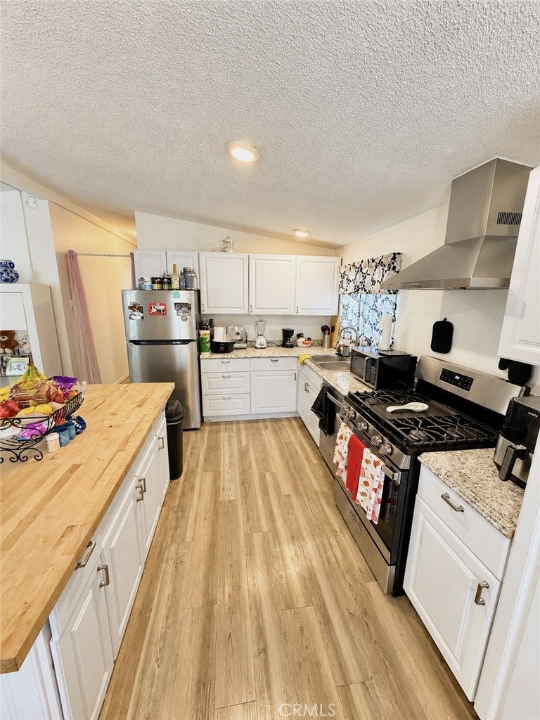 29021 Bouquet Canyon Road 252
