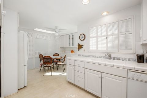 Photo of 2388 W Via Mariposa #3E, Laguna Woods, CA 92637 (MLS # OC25268510)