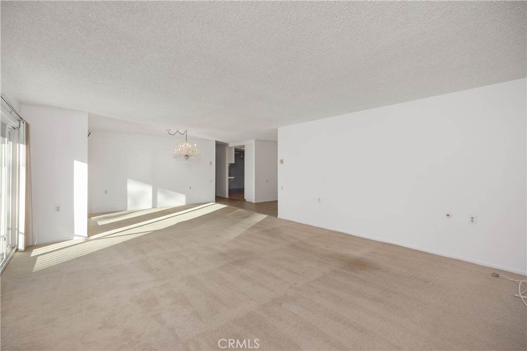 2388 W Via Mariposa 3E