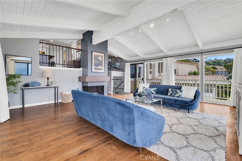 2520 Via Sanchez