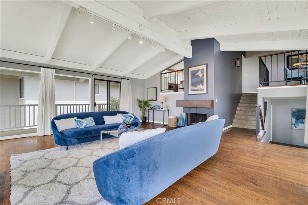 2520 Via Sanchez