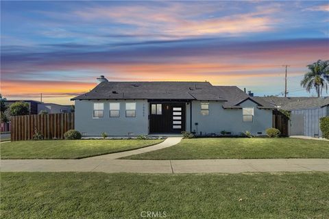 Photo of 10505 Halbrent, San Fernando, CA 91345 (MLS # CV25273604)