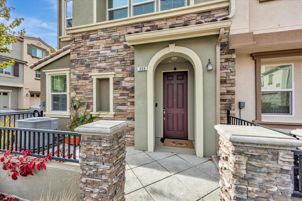 309 Fanuncio Lane