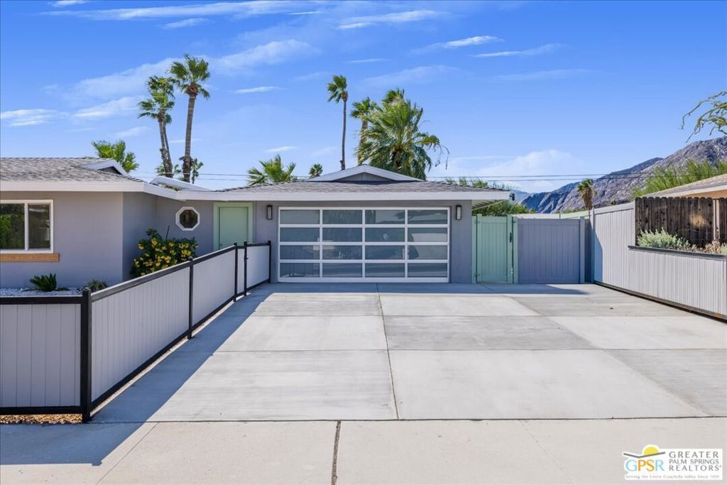 Photo of 505 E Molino Road, Palm Springs, CA 92262 (MLS # 25608137PS)