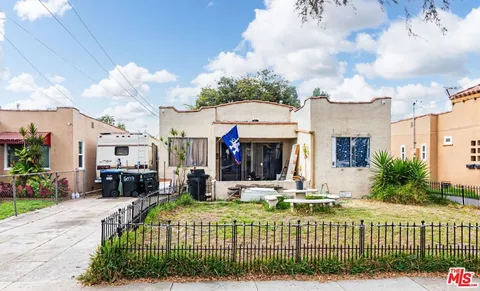 6033 Clarkson Avenue, Maywood, CA 90270 - MLS#: 25620133