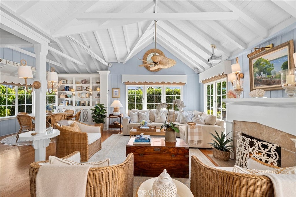 376 Diamond, Laguna Beach CA 92651 - Photo 1