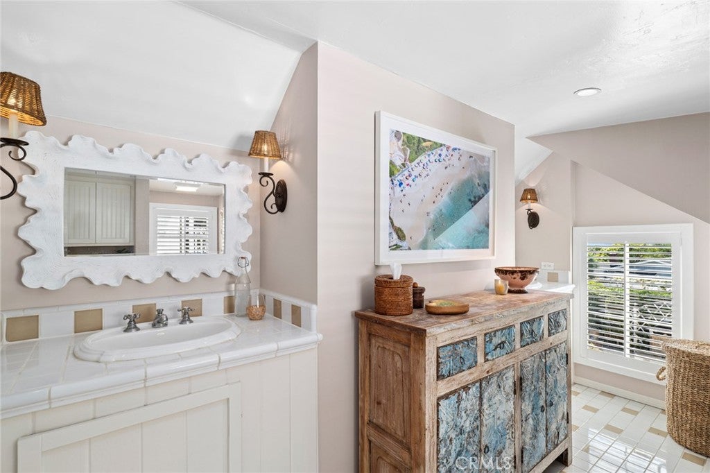 376 Diamond, Laguna Beach CA 92651 - Photo 19