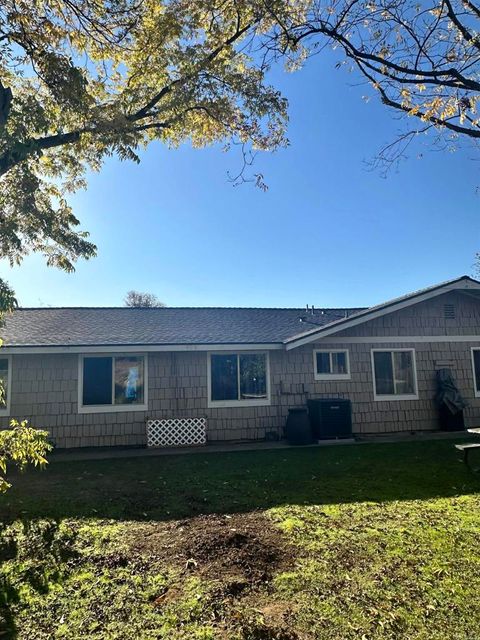 2758 Kauana Loa Escondido CA 92029