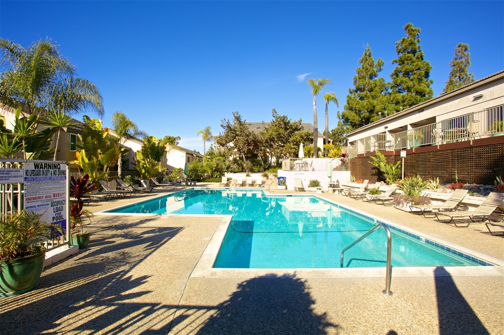 Great location tucked into the interior of Villa La Jolla. One of the easiest locations to access with no steps from parking lot. Turnkey condition and ready for you to move right in. Newer upgrades include beautiful upgraded carpet, dual pane windows, crown molding, custom paint and stainless steel appliances, AC and more. Easy access to parking, upper pool and clubhouse. Close to UCSD, shopping and minutes to La Jolla Shores. Easy access to I-5 and SR-52. Neighborhoods: La Jolla Complex Features: ,,,,,, Equipment: Range/Oven Other Fees: 0 Sewer: Sewer Connected Topography: LL