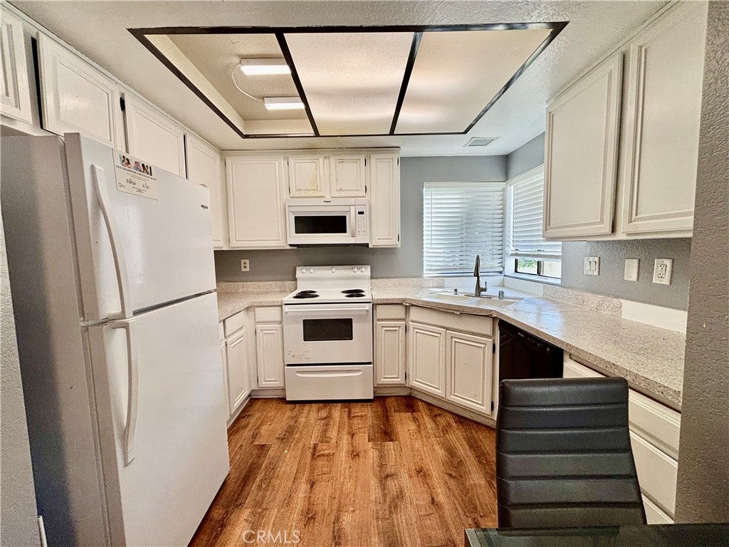 22719 Lakeway Drive 400