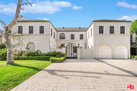 Photo of 709 N Maple Drive, Beverly Hills, CA 90210 (MLS # 26650683)