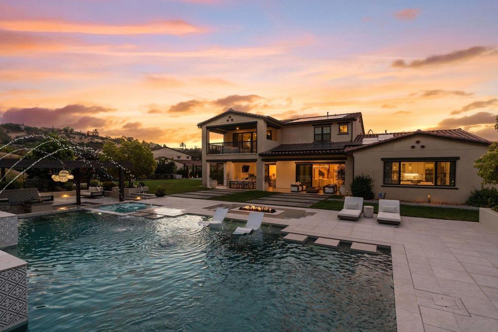16564 Crescent Creek