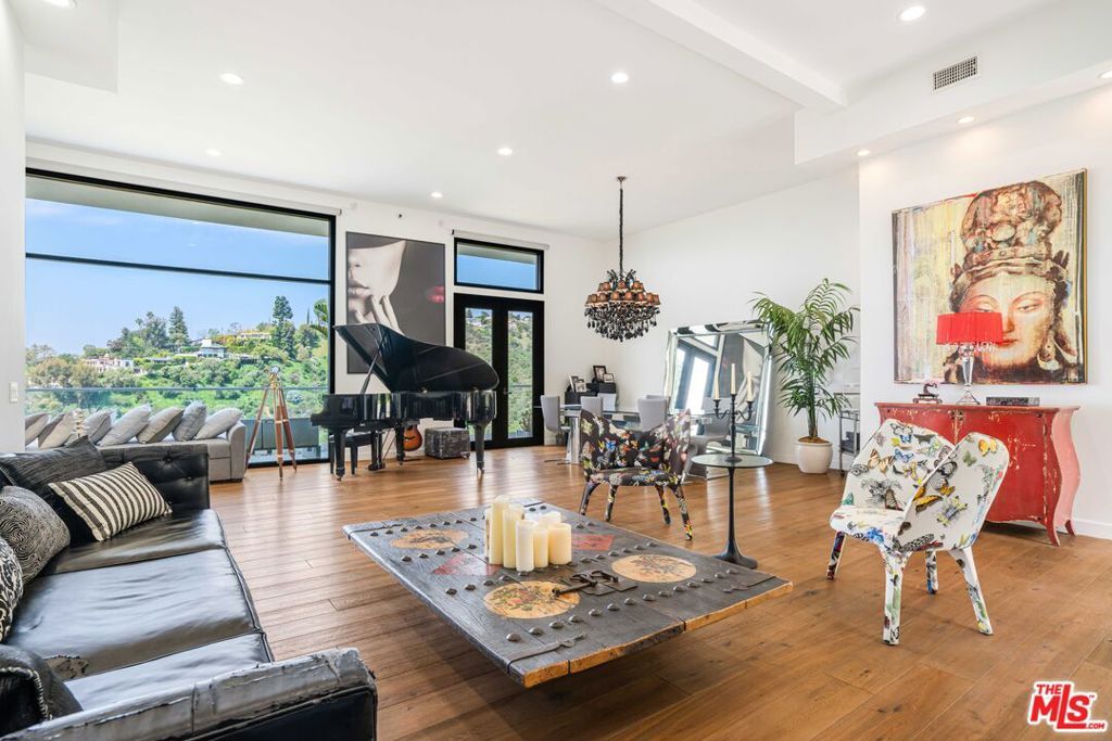 Photo of 1441 Summitridge Drive, Beverly Hills, CA 90210 (MLS # 26649829)