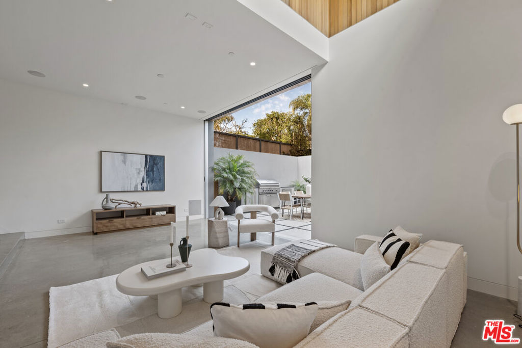 1601 Shell Avenue