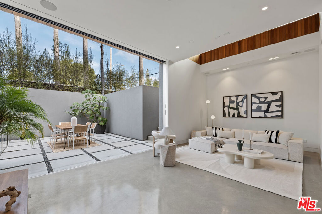 1601 Shell Avenue
