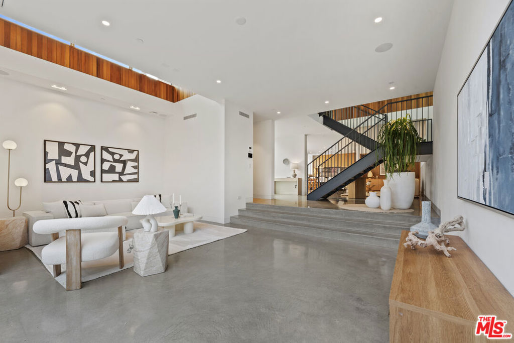1601 Shell Avenue
