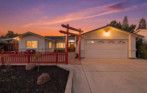 Photo of 3515 Pine Ridge Way, San Jose, CA 95127 (MLS # ML82037394)