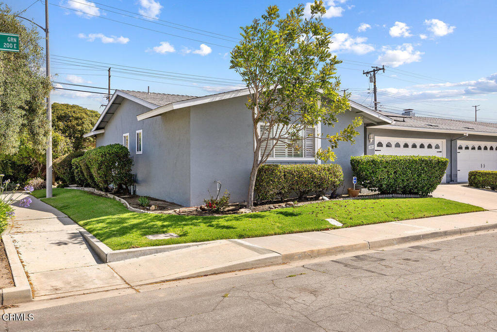 203 E Garden Green