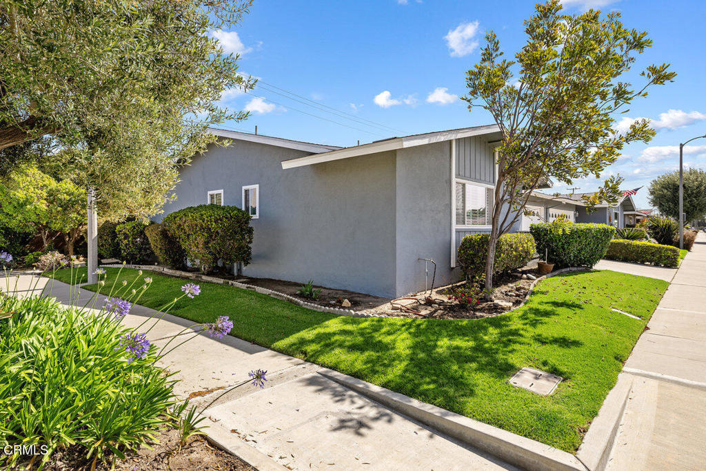203 E Garden Green