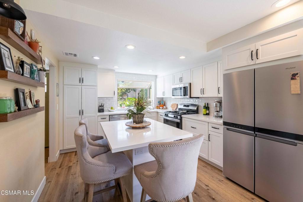 Lake Lindero-856 - 856 - Residential