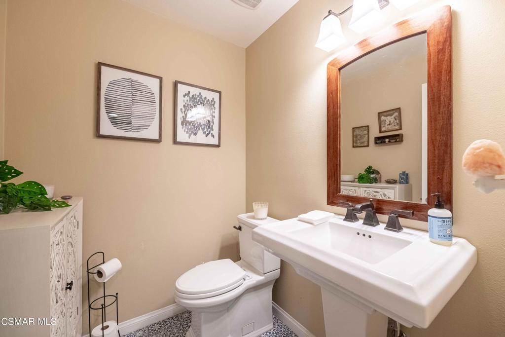 Lake Lindero-856 - 856 - Residential