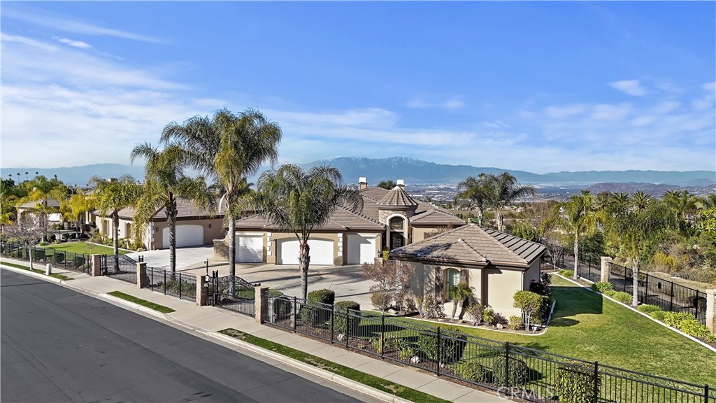 Pinnacle - Residential