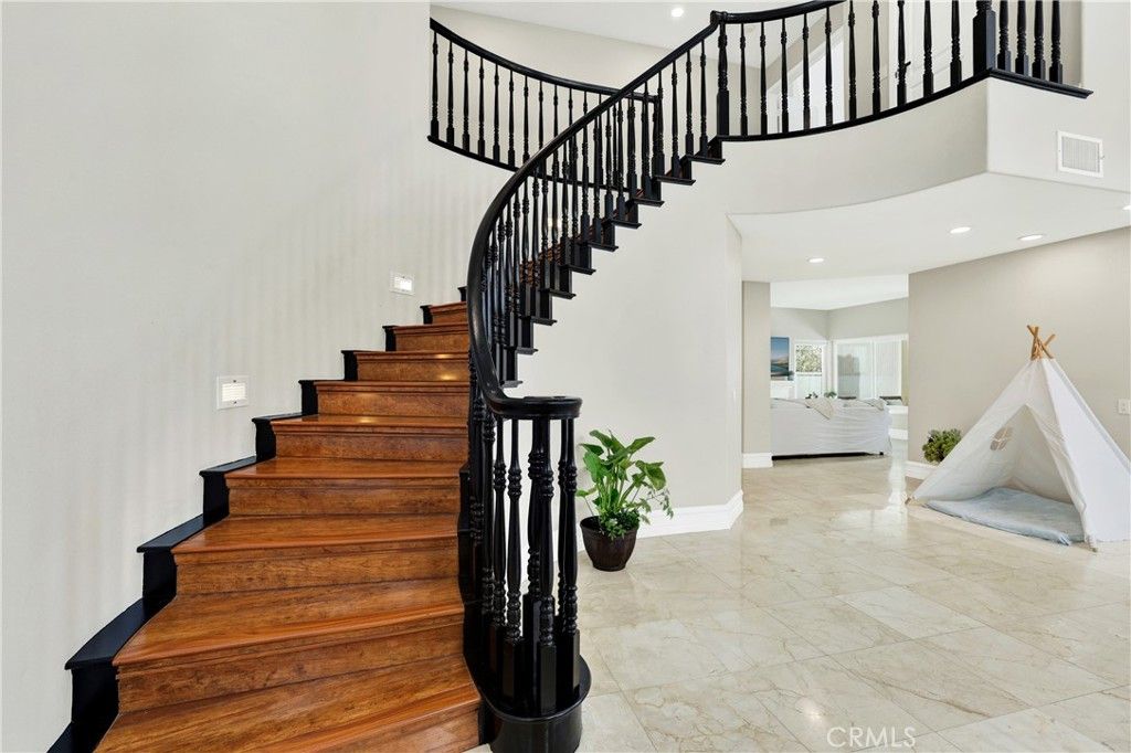 Photo of 12 Via Vetti, Laguna Niguel, CA 92677 (MLS # OC26121091)