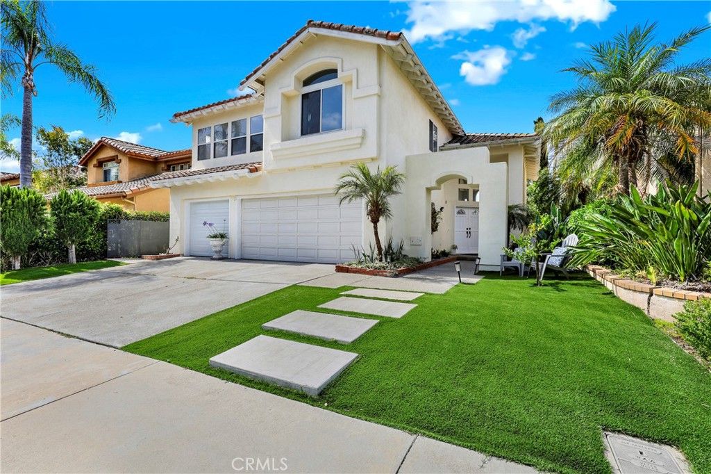 Photo of 12 Via Vetti, Laguna Niguel, CA 92677 (MLS # OC26121091)