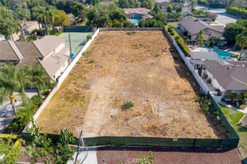 168 W Wistaria Avenue