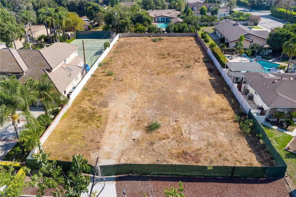 168 W Wistaria Avenue