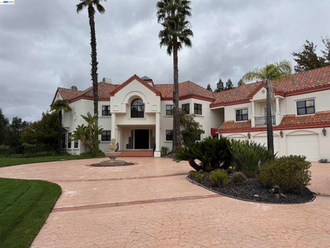 Photo of 4495 Deer Ridge Road Rd, Danville, CA 94506 (MLS # 41148611)