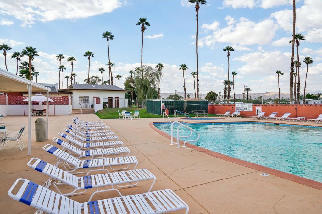 Tri Palm Estates - Manufactured In Park