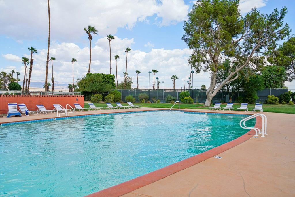 Tri Palm Estates - Manufactured In Park