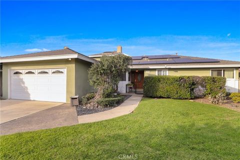Photo of 946 W La Deney Dr, Ontario, CA 91762 (MLS # IV25272713)