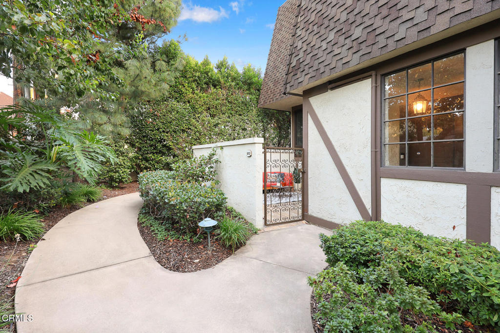 1832 Bushnell Avenue