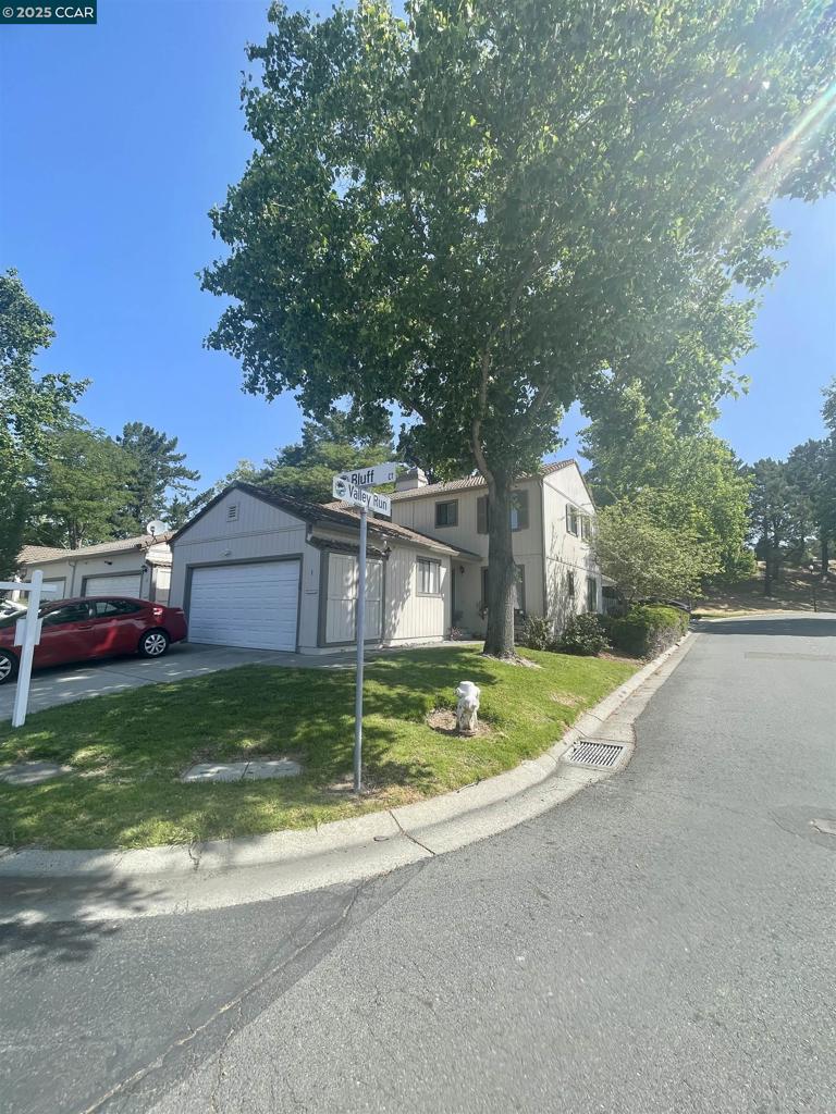 COUNTRY RUN - Residential