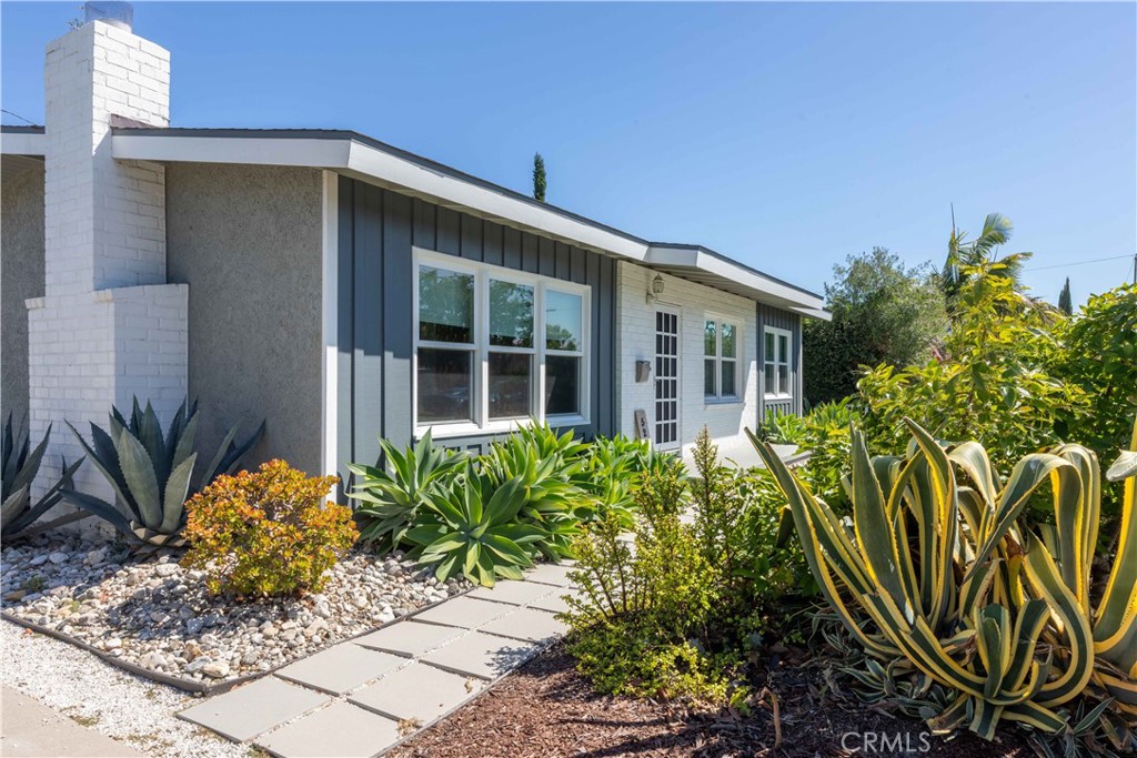 5270 E Eagle