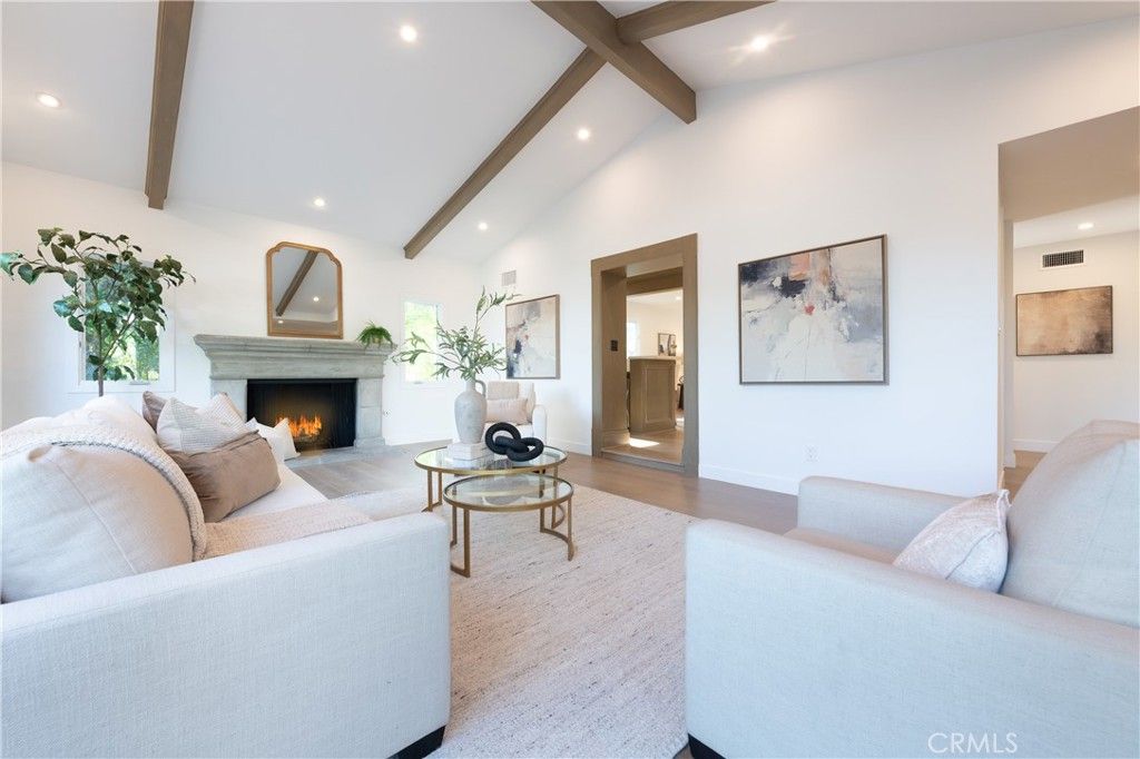 Photo of 17153 Adlon Road, Encino, CA 91436 (MLS # SR26082289)